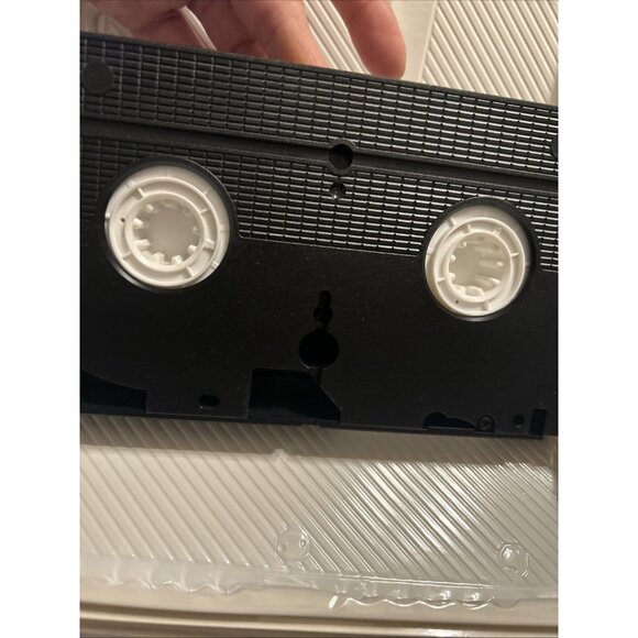 The Land Before Time VII The Stone of Cold Fire Clamshell VHS Tape Movie 2000 - Picture 10 of 10